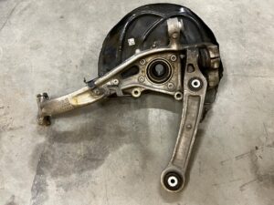 ZWROTNICA LEWY PRZÓD PIASTA WAHACZ AUDI SQ7 Q7 4M