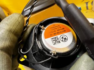 GŁOŚNIK TONÓW WYSOKICH DESKI ROZDZIELCZEJ BMW NOWY OEM