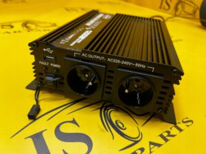 PRZETWORNICA NAPIĘCIA CARCLEVER 12/230V + USB 1200W