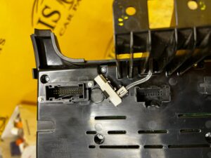 PANEL NAWIEWU KLIMATYZACJI RADIA RAMKA FORD RANGER MK5 V WILDTRAK