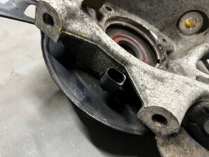 ZWROTNICA PIASTA TYŁ PRAWY PORSCHE CAYENNE II 7P5 GTS 4.8 V8