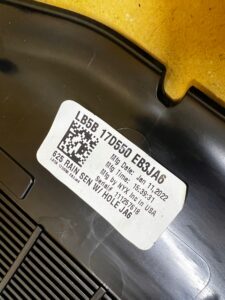 PANEL ZAŚLEPKA OSŁONA CZUJNIKA DESZCZU SZYBY PRZÓD FORD EXPLORER VI MK6