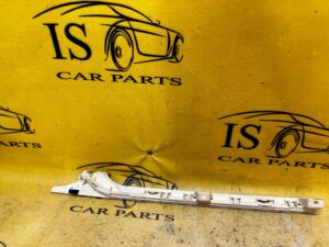 PROWADNICA ROLETY BAGAŻNIKA LEWA AUDI A8 D4 LONG