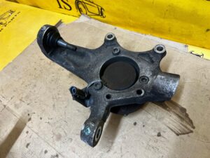 ZWROTNICA PIASTA PRZÓD PRAWY CHEVROLET CORVETTE C5 97-04