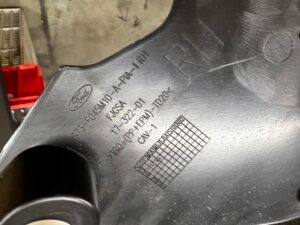 OSŁONA LISTWA TUNELU ŚRODKOWEGO PRAWA FORD FUSION LIFT USA