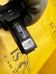 PODWÓJNE GNIAZDO USB PORT ŁADOWARKA FORD BRONCO 21-