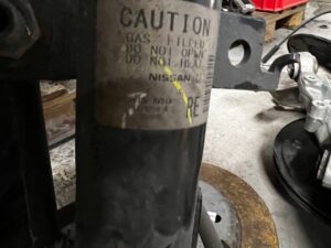 NOGA ZWROTNICA AMORTYZATOR PRZÓD PRAWY PRAWA RENAULT KADJAR 1.3 TCE