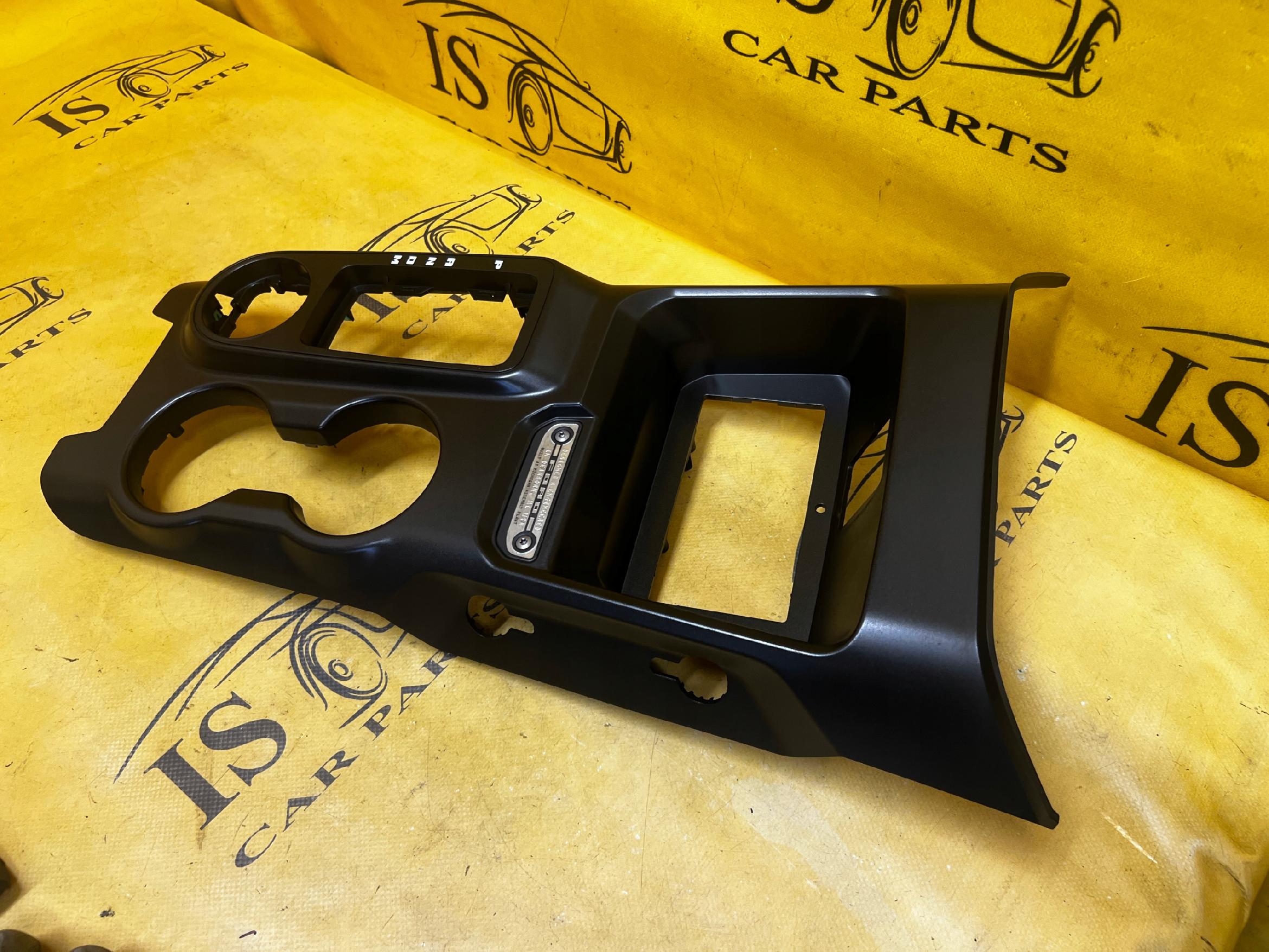 RAMKA OSŁONA DEKOR TUNELU ŚRODKOWEGO FORD BRONCO 21-