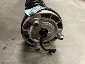 AMORTYZATOR PNEUMATYCZNY PRZÓD PRAWY RANGE ROVER VELAR L560 2.0i BENZYNA