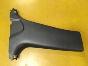 OSŁONA TAPICEKRA SŁUPKA B PRAWA INFINITI Q70 M