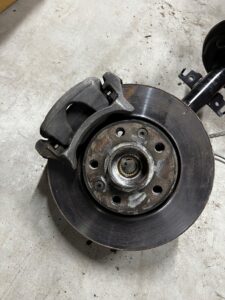 NOGA ZWROTNICA AMORTYZATOR PRZÓD LEWY LEWA RENAULT MEGANE IV