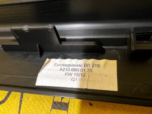 OSŁONA LISTWA PROGU PROGOWA PRZÓD LEWY LEWA MERCEDES CLS W218