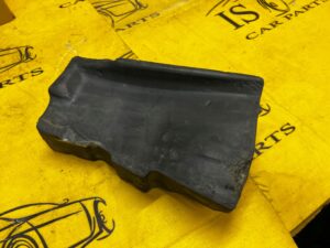 OSŁONA ZAŚLEPKA WYGŁUSZENIE PRAWA PRAWE RANGE ROVER VELAR L560