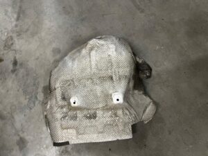 BLACHA OSŁONA TERMICZNA LEWA RANGE ROVER VELAR L560 2.0D