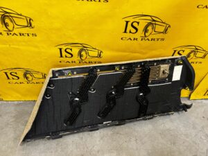 BOCZEK BAGAŻNIKA LEWY RANGE ROVER VOGUE L405