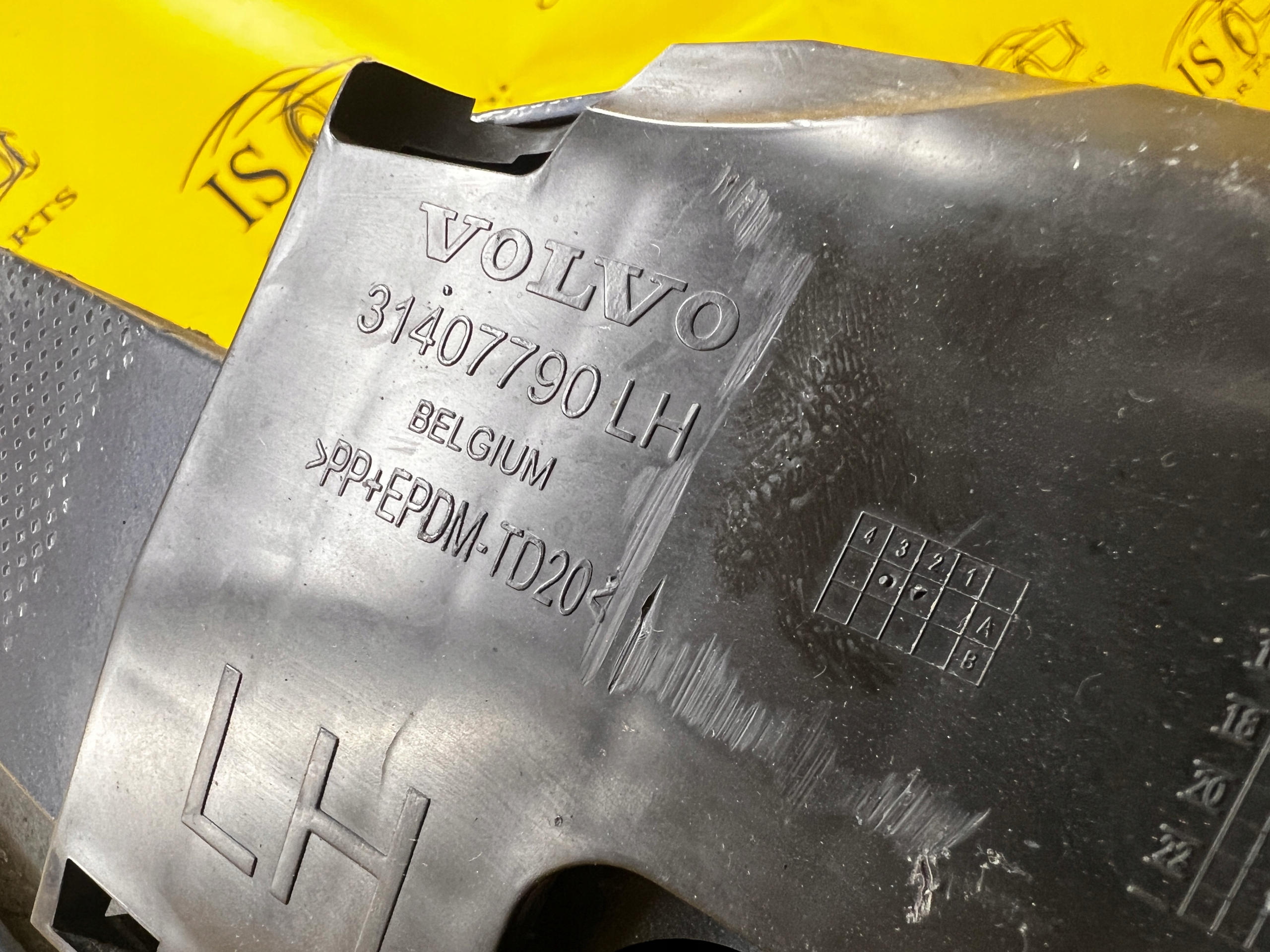 BELKA WZMOCNIENIE ZDERZAKA TYŁ VOLVO XC90 II