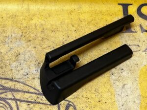 OSŁONA PROWADNICY SZYNY FOTELA PORSCHE PANAMERA 970 I LIFT