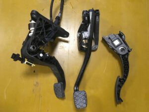 PEDAŁ HAMULCA MERCEDES W246 INFINITI Q30 W117 W156