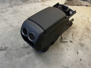 TUNEL ŚRODKOWY PODŁOKIETNIK PRZYCISK HAMULCA RĘCZNEGO PEUGEOT 3008 I