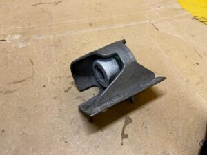 WIESZAK UCHWYT TŁUMIKA WYDECHU PRAWY FORD EXPLORER VI MK6