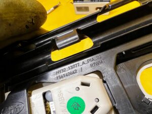 LAMPKA OŚWIETLENIE KABINY WNĘTRZA LEWA LAND ROVER DISCOVERY 5 V L462