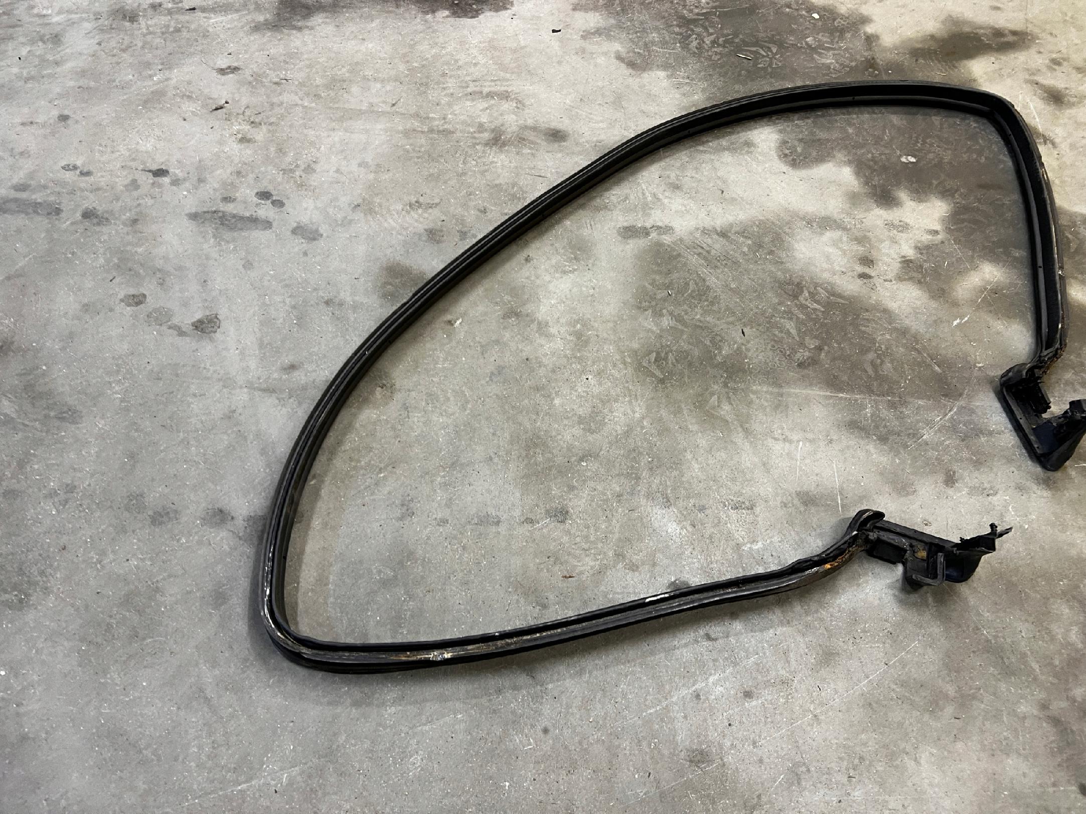 USZCZELKA POKRYWY DACHU CHEVROLET CORVETTE CABRIO C5 97-04