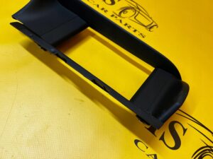 RAMKA WYŚWIETLACZA RADIA W DESCE ROZDZIELCZEJ INFINITI QX30