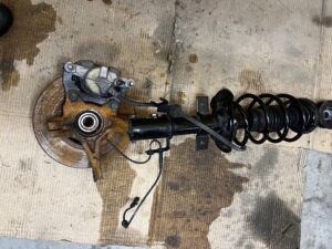 MCPHERSON PRAWY PRZÓD NOGA AMORTYZATOR ZWROTNICA DACIA SANDERO III 3 1.0TCE