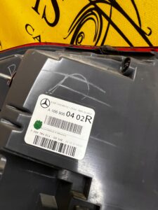 LAMPA W BŁOTNIK TYŁ TYLNA PRAWY PRAWA LED MERCEDES GLS X166 USA