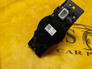 PANEL PRZEŁĄCZNIK STEROWANIA RADIEM NAWIGACJĄ INFINITI Q30