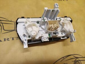 PANEL STEROWANIA NAWIEWU KLIMATYZACJI DACIA SANDERO III