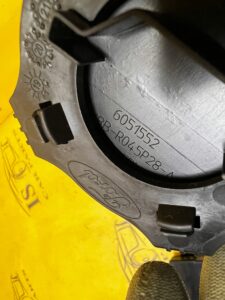 SCHOWEK UCHWYT NA KUBKI CUPHOLDER TUNELU ŚRODKOWEGO FORD BRONCO 21-