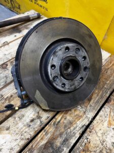 PIASTA ZWROTNICA TARCZA PRZÓD PRAWY CITROEN C4 PICASSO II 1.6 BLUE E-HDI