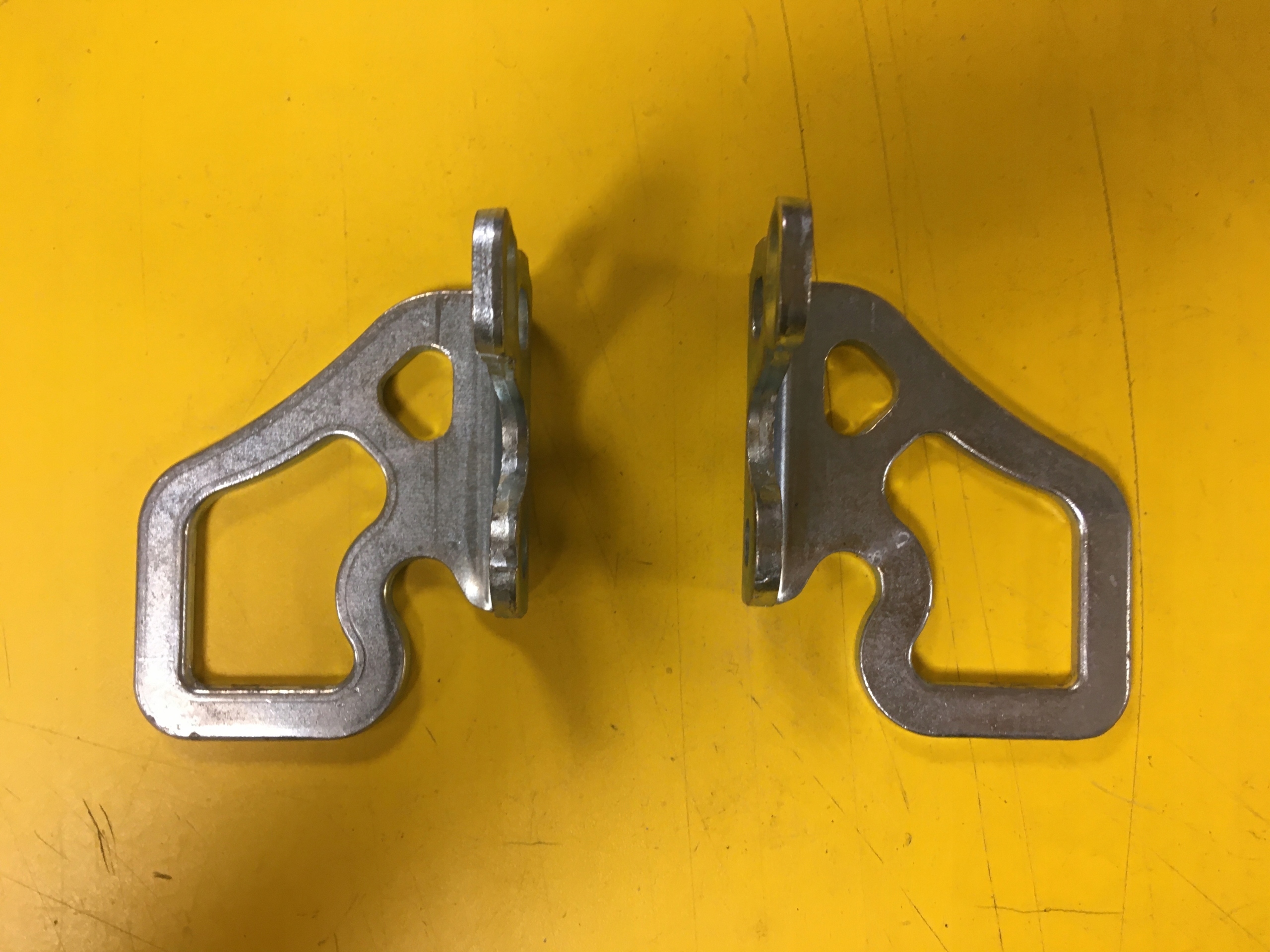 WSPORNIK MOCOWANIE KANAPY TYŁ MERCEDES INFINITI