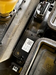 OSŁONA PANEL TYLNY KRATKA TUNELU ŚRODKOWEGO RANGE ROVER EVOQUE II L551