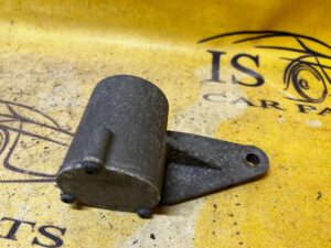 TŁUMIK WIBRACJI BELKI TYŁ TYLNEJ PRAWY RANGE ROVER EVOQUE II L551