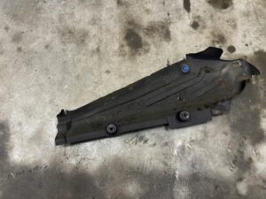 PŁYTA OSŁONA PODWOZIA TYŁ LEWA MERCEDES GLS X166