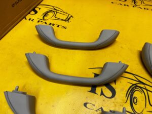 UCHWYT RĄCZKA PODSUFITKI DACIA LODGY LIFT 2022R