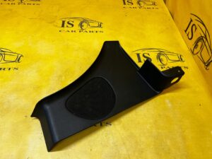 OSŁONA MASKOWNICA GŁOŚNIKA TYŁ PRAWA CHEVROLET CORVETTE C5 97-04