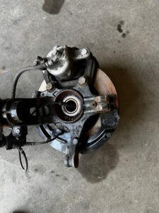 NOGA ZWROTNICA AMORTYZATOR PRZÓD LEWY LEWA RENAULT MEGANE IV