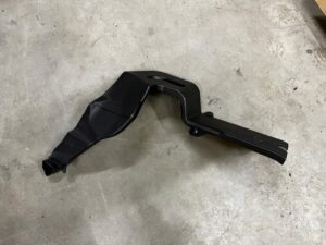 KANAŁ TUNEL POWIETRZA LEWY RANGE ROVER VELAR L560