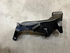 WLOT DOLOT KANAŁ POWIETRZA NA NOGI LEWY PORSCHE PANAMERA 970 I LIFT