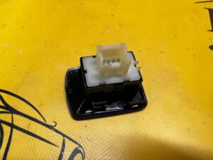 PANEL PRZEŁĄCZNIK SZYBY DRZWI TYŁ PRAWY LEWY DACIA LODGY LIFT 2022R