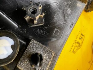 TRÓJKĄT OSŁONA KLAPY BAGAŻNIKA TYŁ PRAWY DACIA SANDERO III STEPWAY 2023R