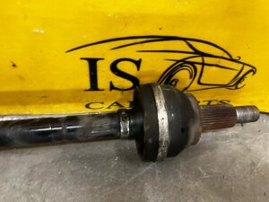 PÓŁOŚ TYŁ LEWY LAND ROVER DISCOVERY V L462 2.0 D