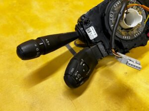 PAJĄK MANETKI TAŚMA PRZEŁĄCZNIK ZESPOLONY PEUGEOT 308 II T9