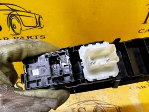 PANEL PRZEŁĄCZNIK SZYB KIEROWCY DACIA SANDERO III 2021R