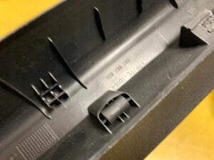 PRAWA OSŁONA TAPICERKA TYLNEJ KLAPY AUDI Q7 4M