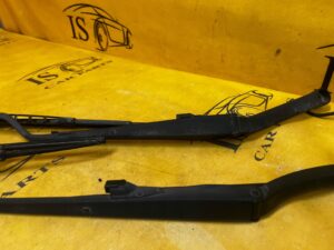 KOMPLET RAMIONA WYCIERACZKI PRZÓD CHEVROLET CORVETTE C5 97-04