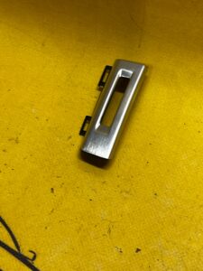 LEWA OSŁONA KONSOLI DEKOR KRATEK RANGE ROVER L405